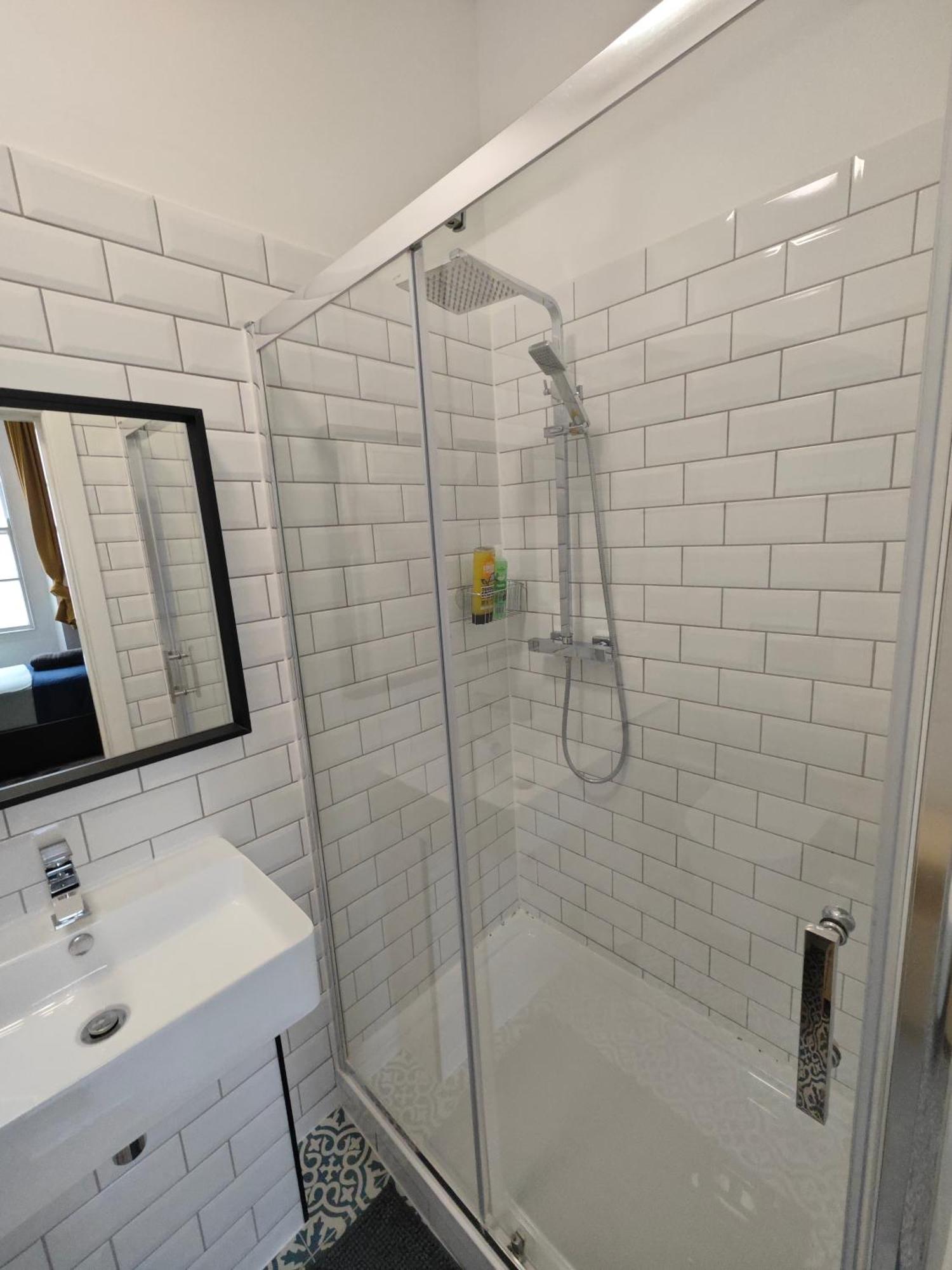 2 Bedroom 2 Bathroom Apartment In Old St - Shoreditch - Zone 1 London Exterior photo